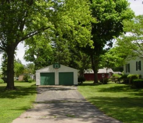 450 Kinney Road Decatur, MI 49045 - Photo 10 of 13 Two car garage