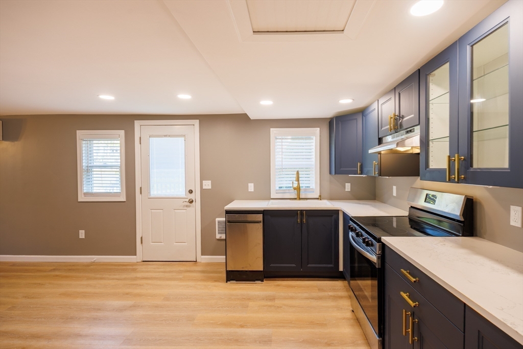 8 Freeman Avenue Webster, MA 01570 - Photo 8 of 24