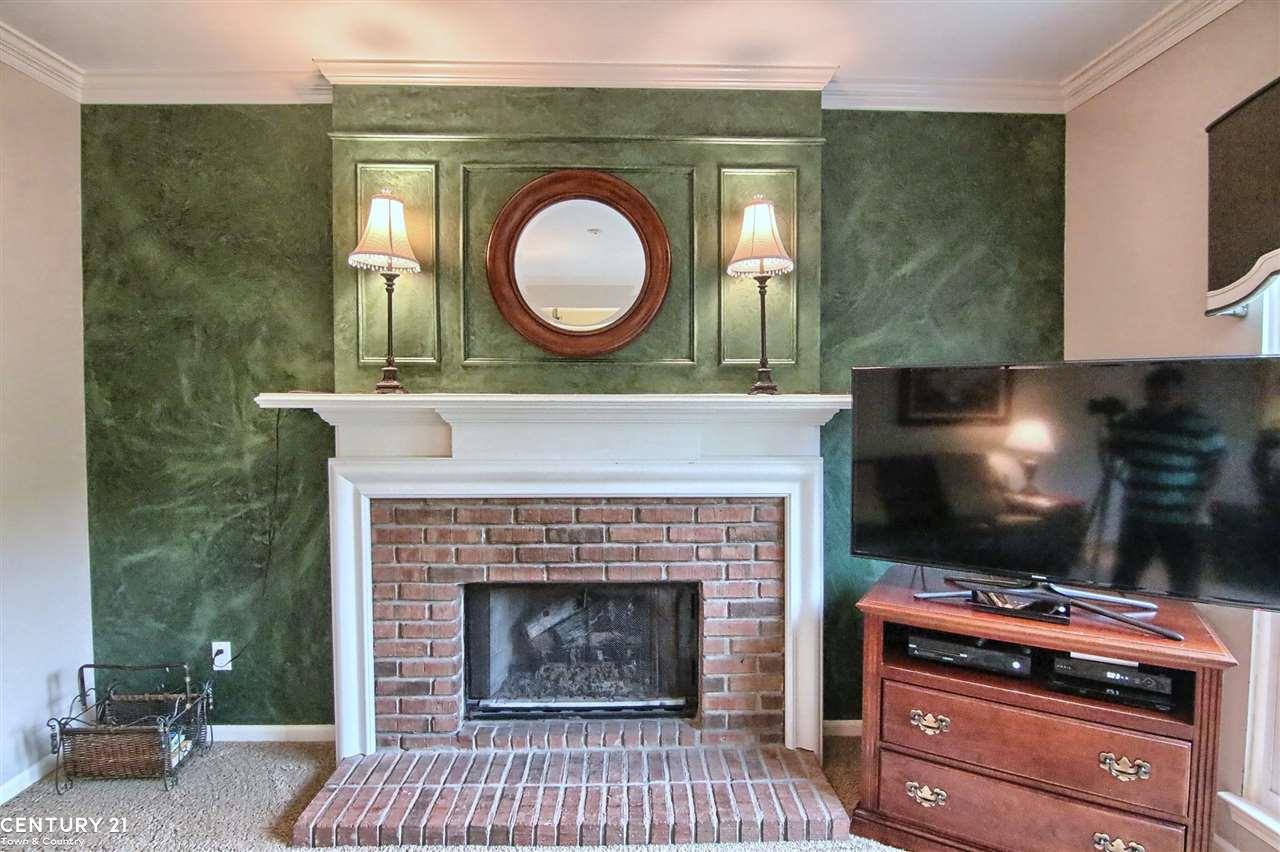 172 Grosvenor Drive Rochester Hills, MI 48307 - Photo 12 of 36