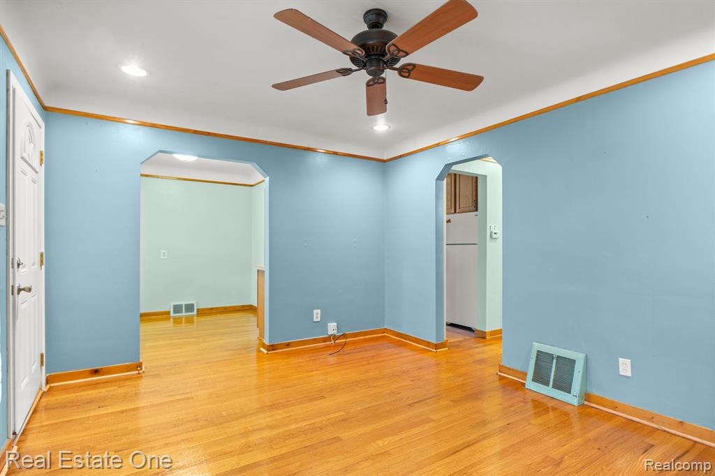18035 Reed Street Melvindale, MI 48122 - Photo 5 of 37
