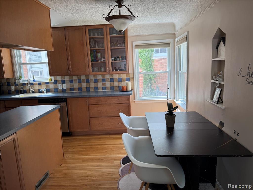 1381 Eaton Road Berkley, MI 48072 - Photo 10 of 26