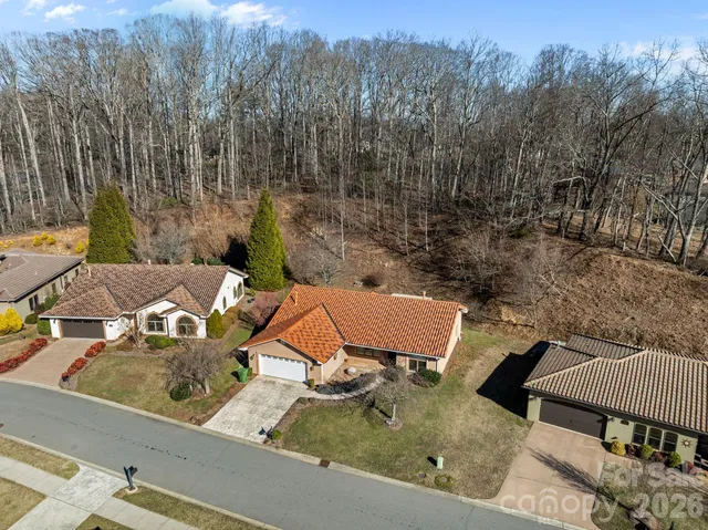 $685,000 | 26 Ocaso Drive, Asheville, NC 28806