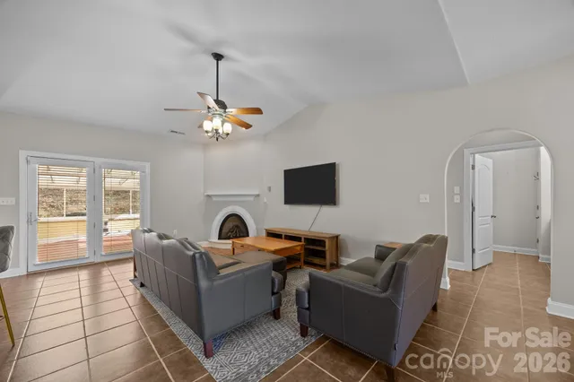 $685,000 | 26 Ocaso Drive, Asheville, NC 28806