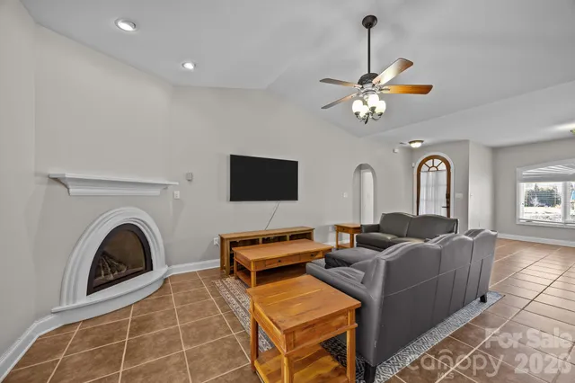 $685,000 | 26 Ocaso Drive, Asheville, NC 28806