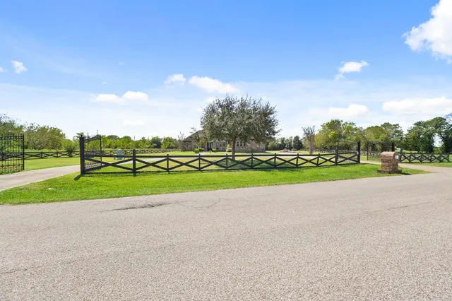 $799,000 | 8334 Galler Road, Richmond, TX 77469