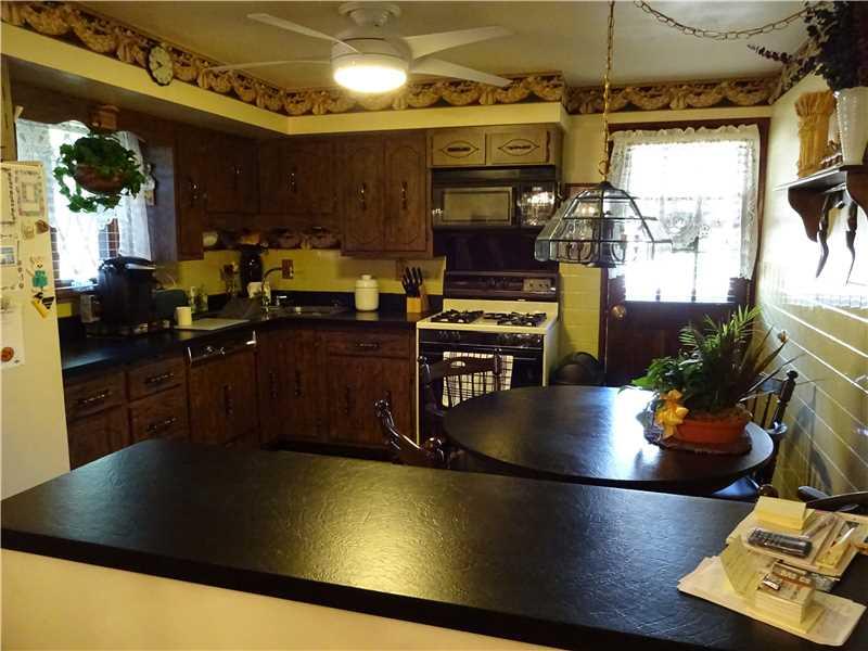 1448 Agnes Road Baldwin, PA 15227 - Photo 10 of 22 Kitchen.