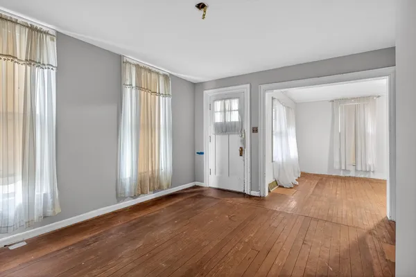 $84,900 | 611 Oakhill Avenue, Jackson, MI 49201