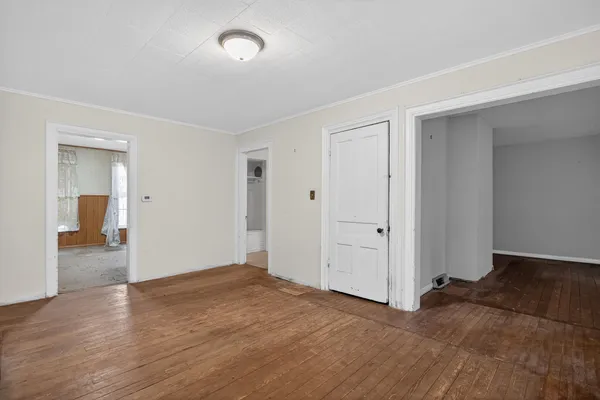 $84,900 | 611 Oakhill Avenue, Jackson, MI 49201