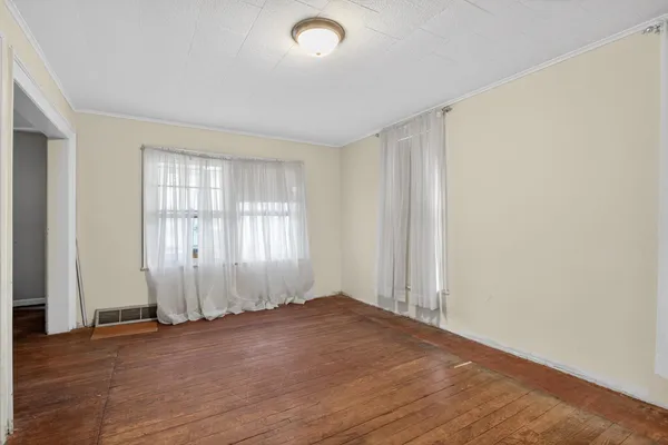 $84,900 | 611 Oakhill Avenue, Jackson, MI 49201