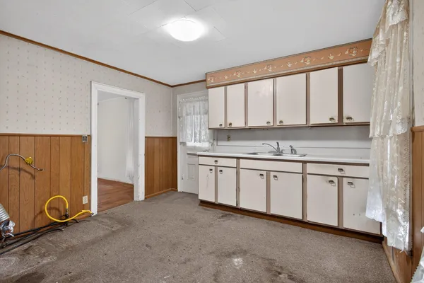 $84,900 | 611 Oakhill Avenue, Jackson, MI 49201