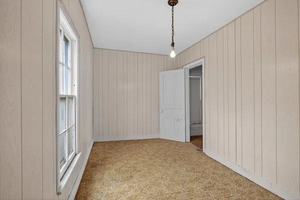 $84,900 | 611 Oakhill Avenue, Jackson, MI 49201