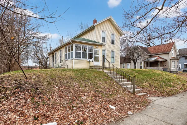 $84,900 | 611 Oakhill Avenue, Jackson, MI 49201