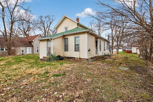 $84,900 | 611 Oakhill Avenue, Jackson, MI 49201