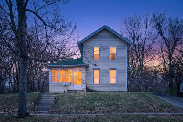 $84,900 | 611 Oakhill Avenue, Jackson, MI 49201