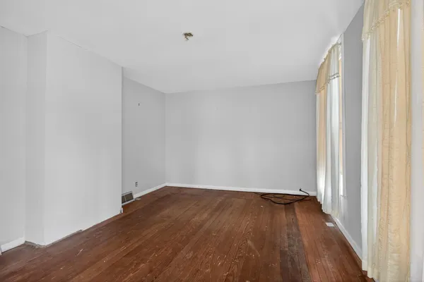 $84,900 | 611 Oakhill Avenue, Jackson, MI 49201