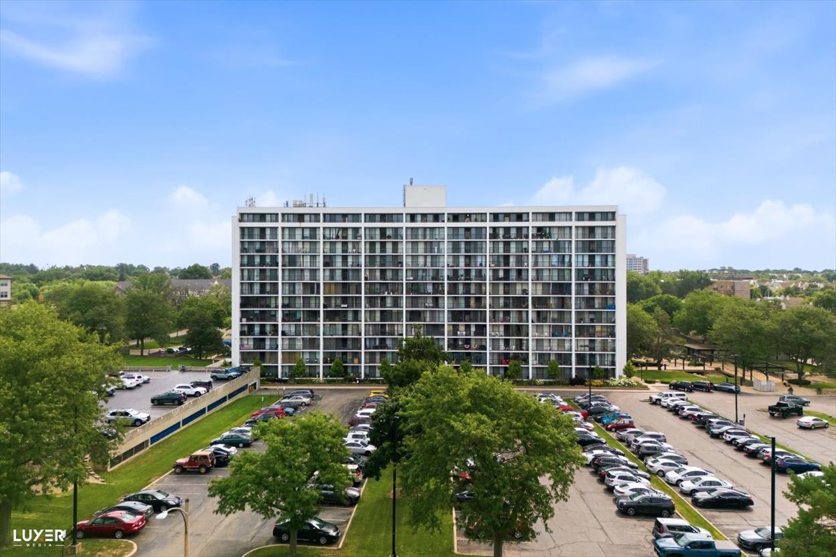 2005 South Finley Road, Unit 504 Lombard, IL 60148 - Photo 31 of 38 Gallery Image 31