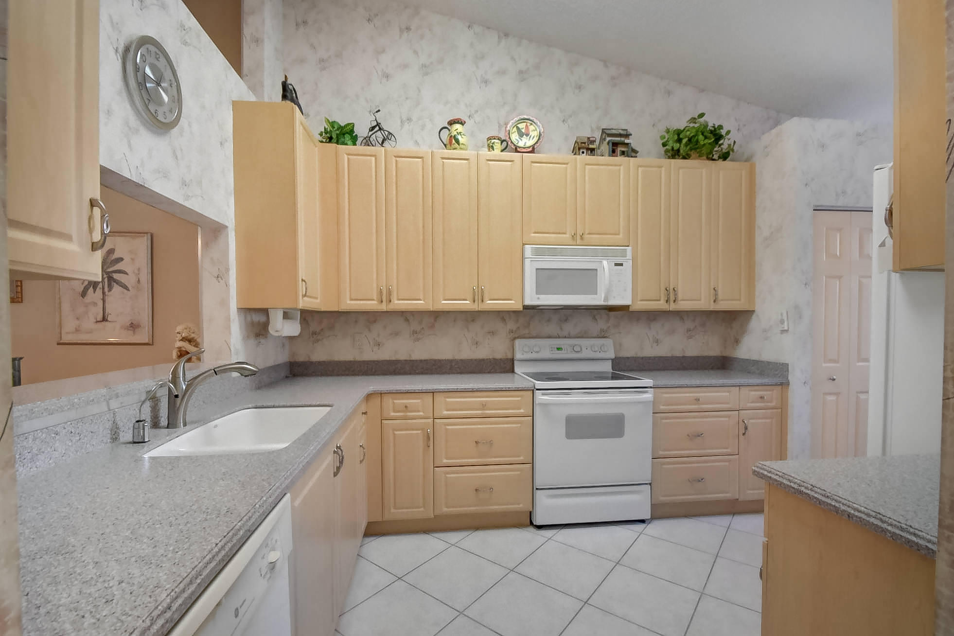 6235 Petunia Road Delray Beach, FL 33484 - Photo 17 of 27 16_alp_2341_2_3_4_5