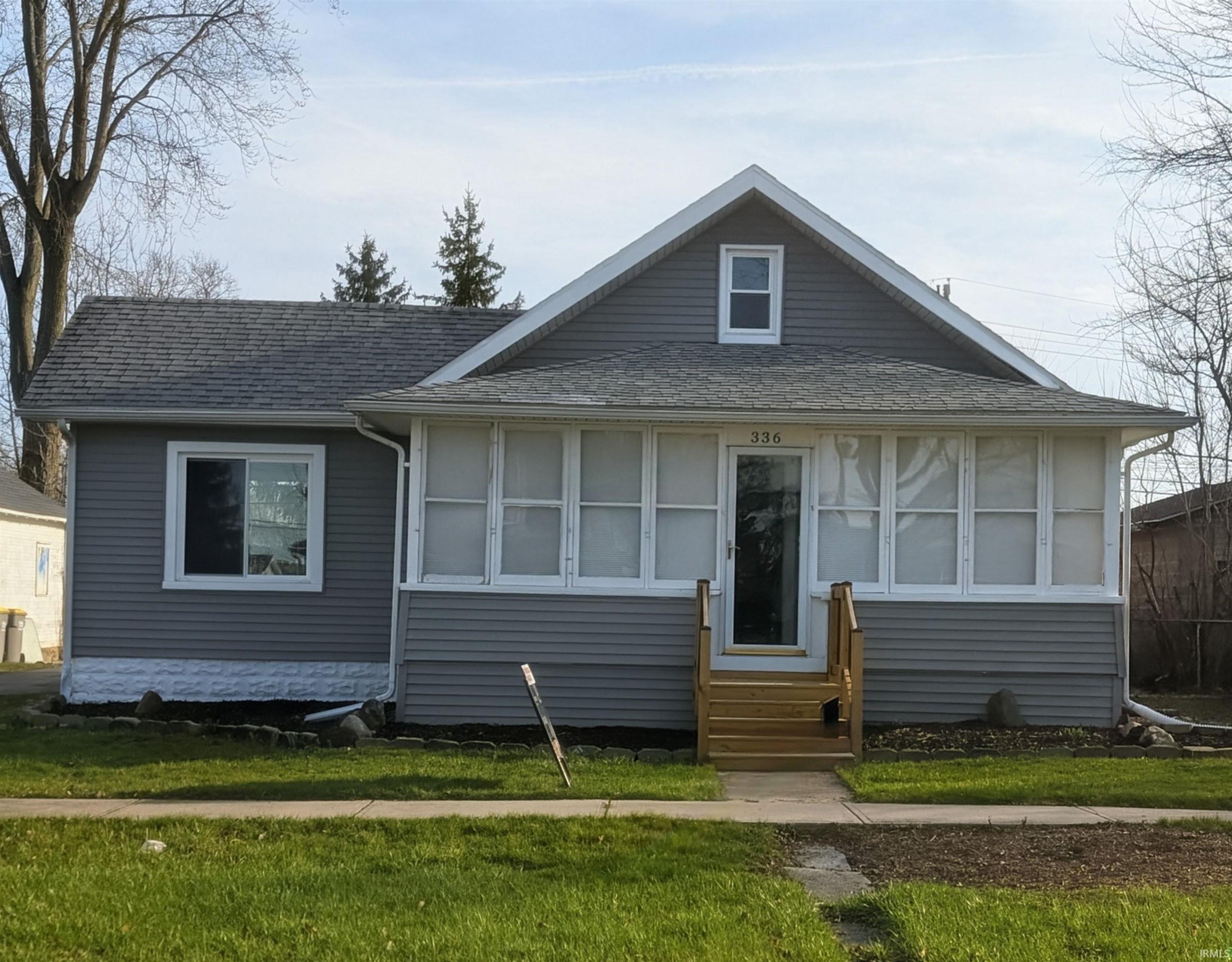 336 West Oak Street Butler, IN 46721 - Photo 1 of 20