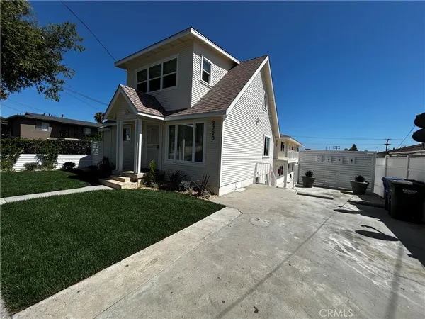 $3,250 | 2720 East Wall Street, Signal Hill, CA 90755