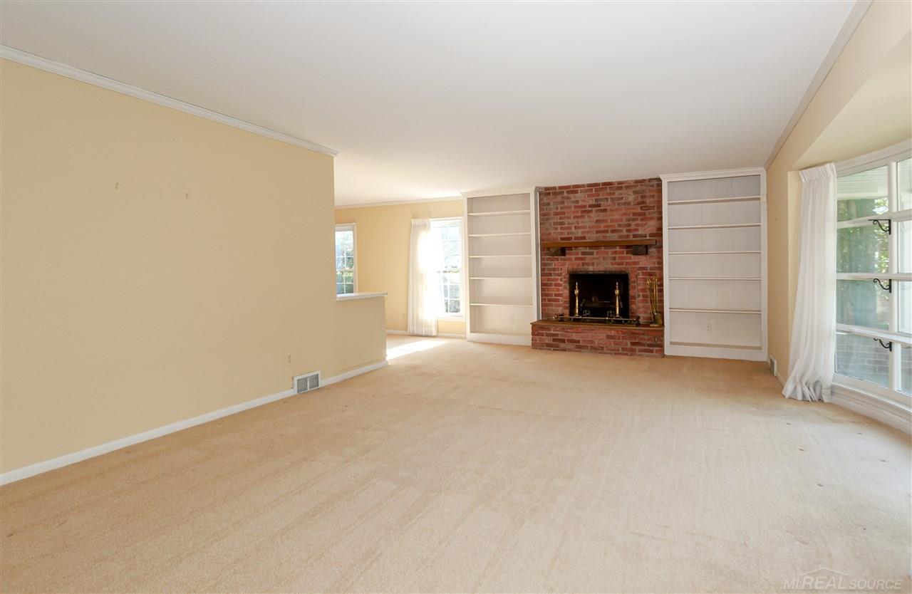 88 Roslyn Road Grosse Pointe Shores, MI 48236 - Photo 5 of 43