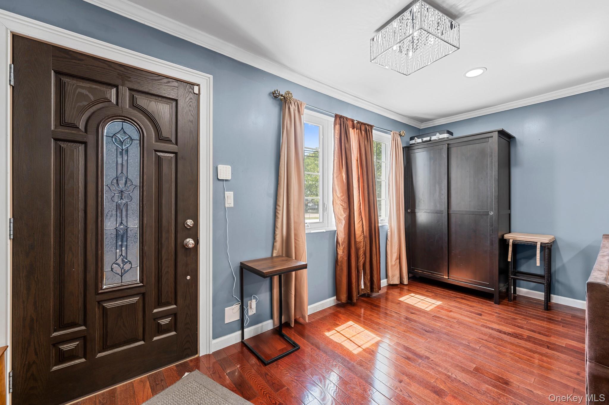 43 Dewitt Street Valley Stream, NY 11580 - Photo 3 of 39