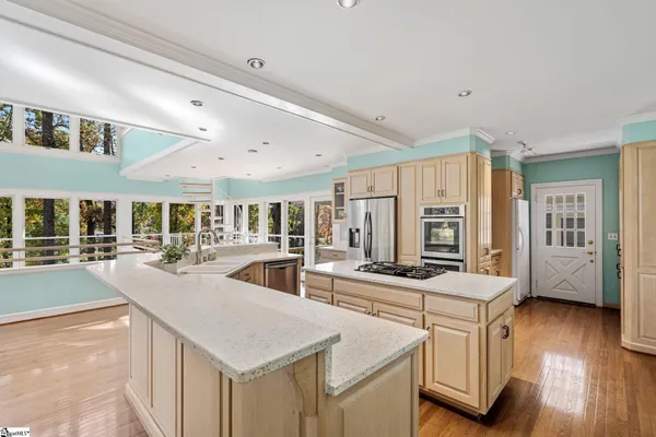 $1,199,000 | 122 Lakecrest Drive, Greenville, SC 29609