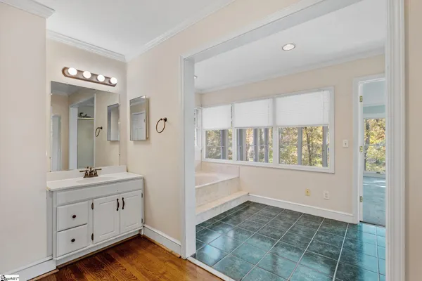 $1,199,000 | 122 Lakecrest Drive, Greenville, SC 29609