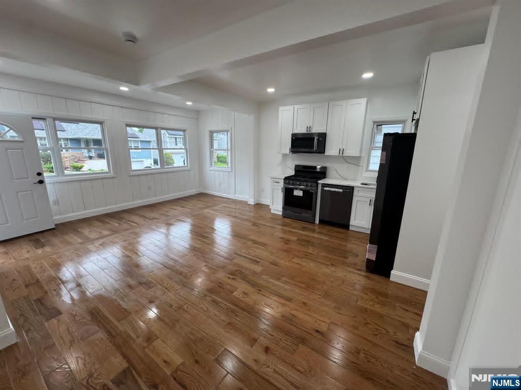 152 Washington Street Lodi, NJ 07644 - Photo 3 of 9