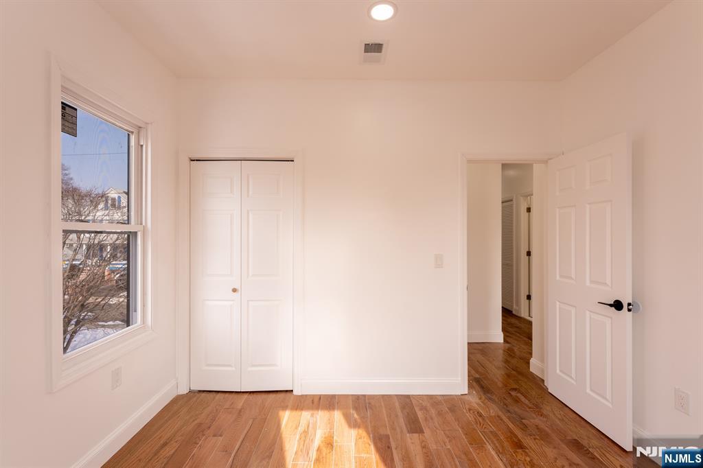 152 Washington Street Lodi, NJ 07644 - Photo 6 of 9
