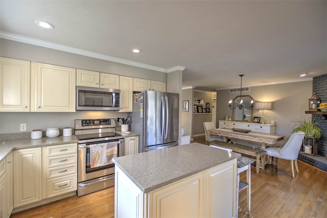 2926 Primrose Lane Decatur, IL 62526 - Photo 16 of 38 Gallery Image 16