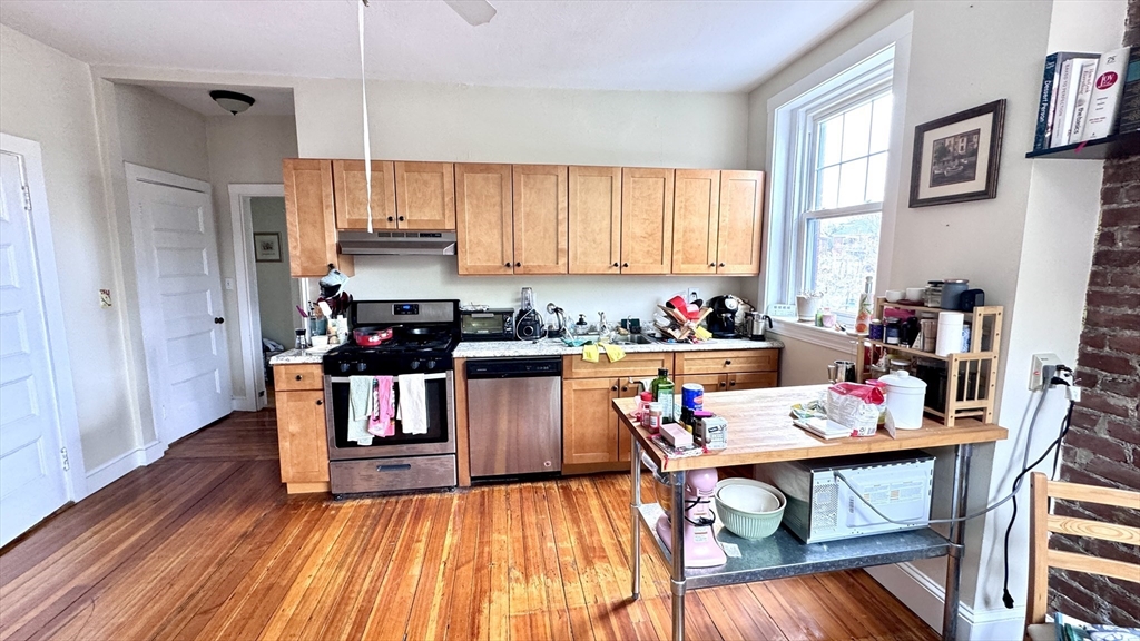 514 Harvard Street, Unit 3A Brookline, MA 02446 - Photo 6 of 9