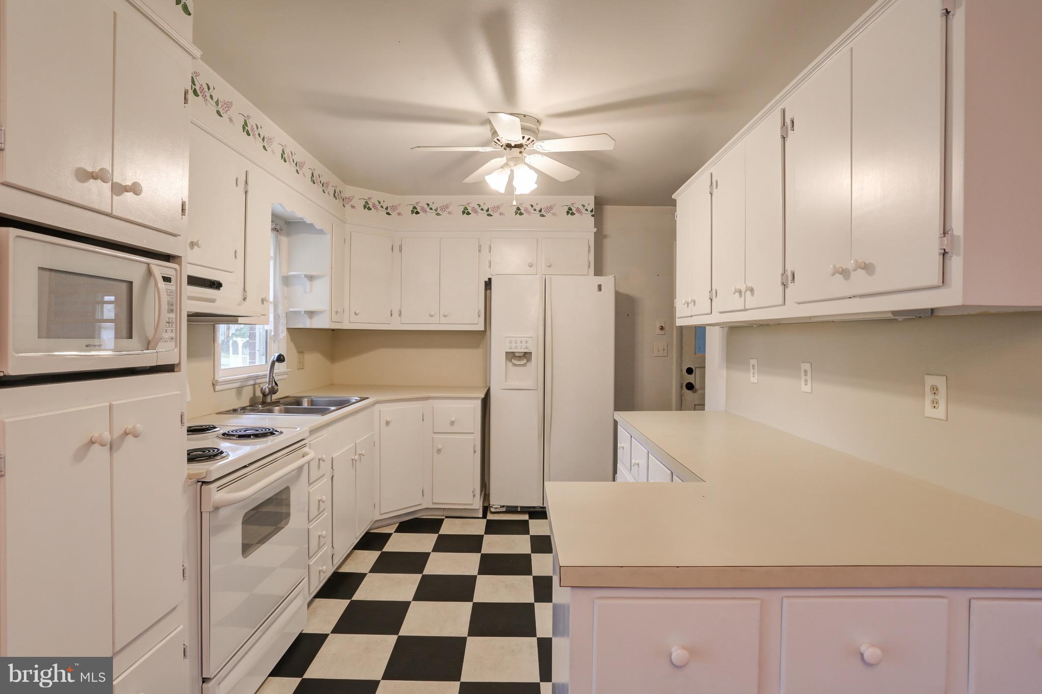 3421 Charlestown Road Lancaster, PA 17603 - Photo 13 of 26 Gallery Image 13
