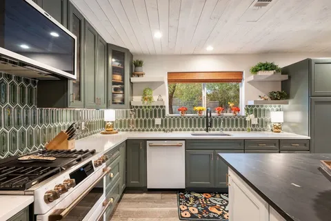 $1,400,000 | 2800 River Road, Wimberley, TX 78676
