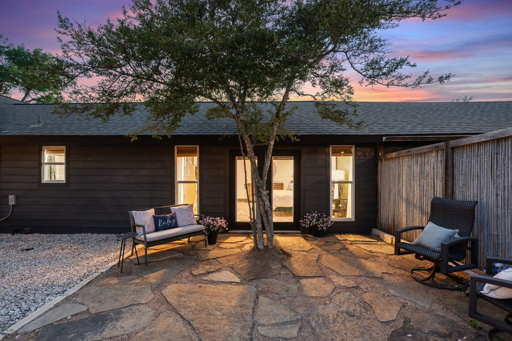 2800 River Road Wimberley, TX 78676 - Photo 16 of 40 Courtyard off primary