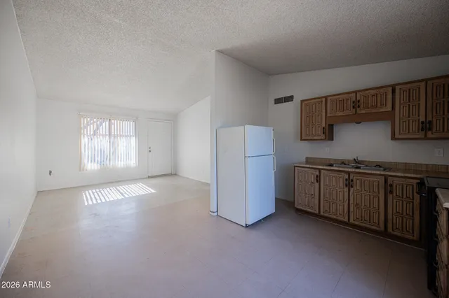 $1,095 | 3646 North 67th Avenue, Unit 15, Phoenix, AZ 85033