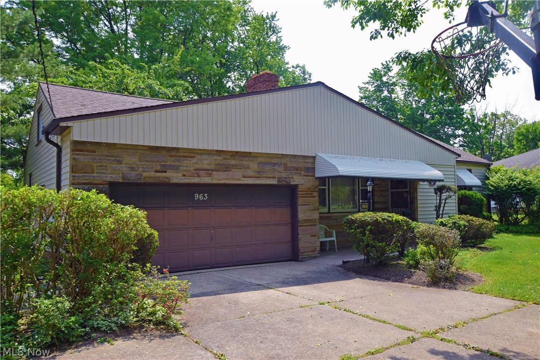 963 Ford Road Cleveland, OH 44143 - Photo 1 of 10