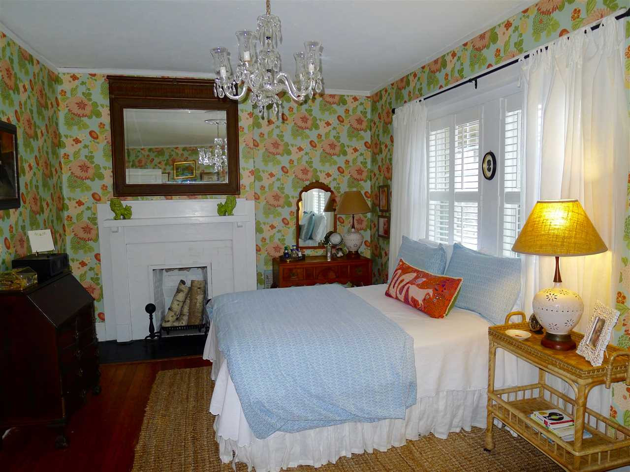 136 Woodburn Road, Unit 4 Raleigh, NC 27605 - Photo 10 of 18 Photo 10