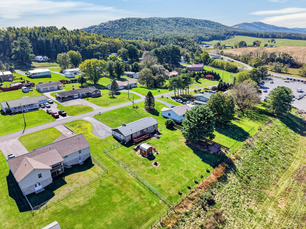 192 Whispering Pines Road Max Meadows, VA 24360 - Photo 74 of 88 Gallery Image 74