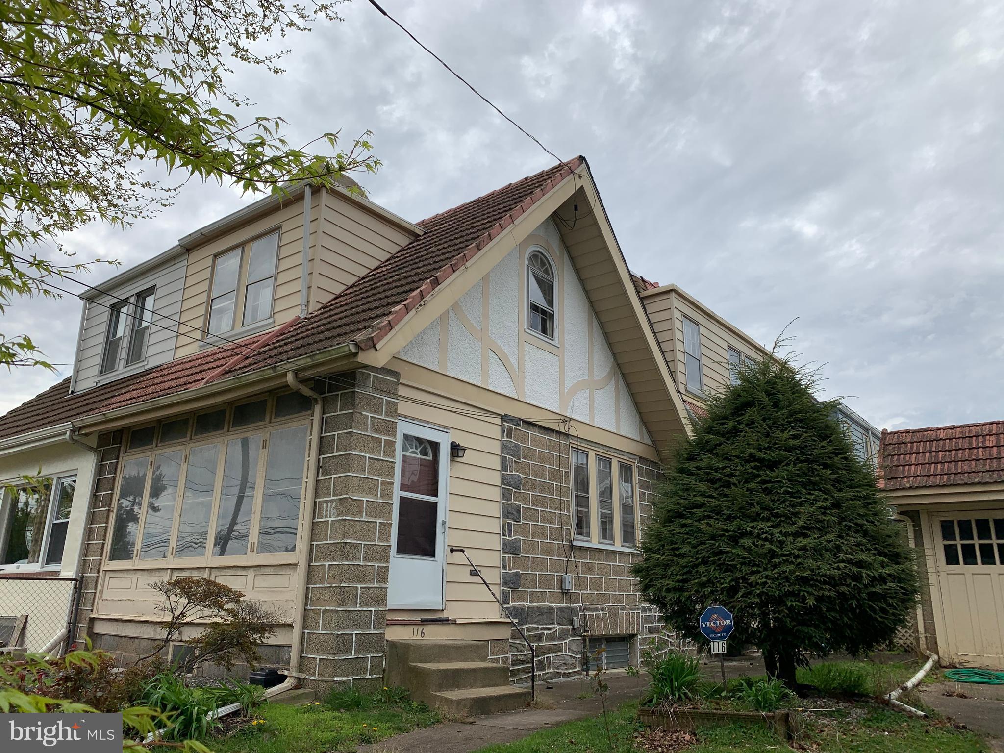 116 Heather Road Upper Darby, PA 19082 - Photo 1 of 25