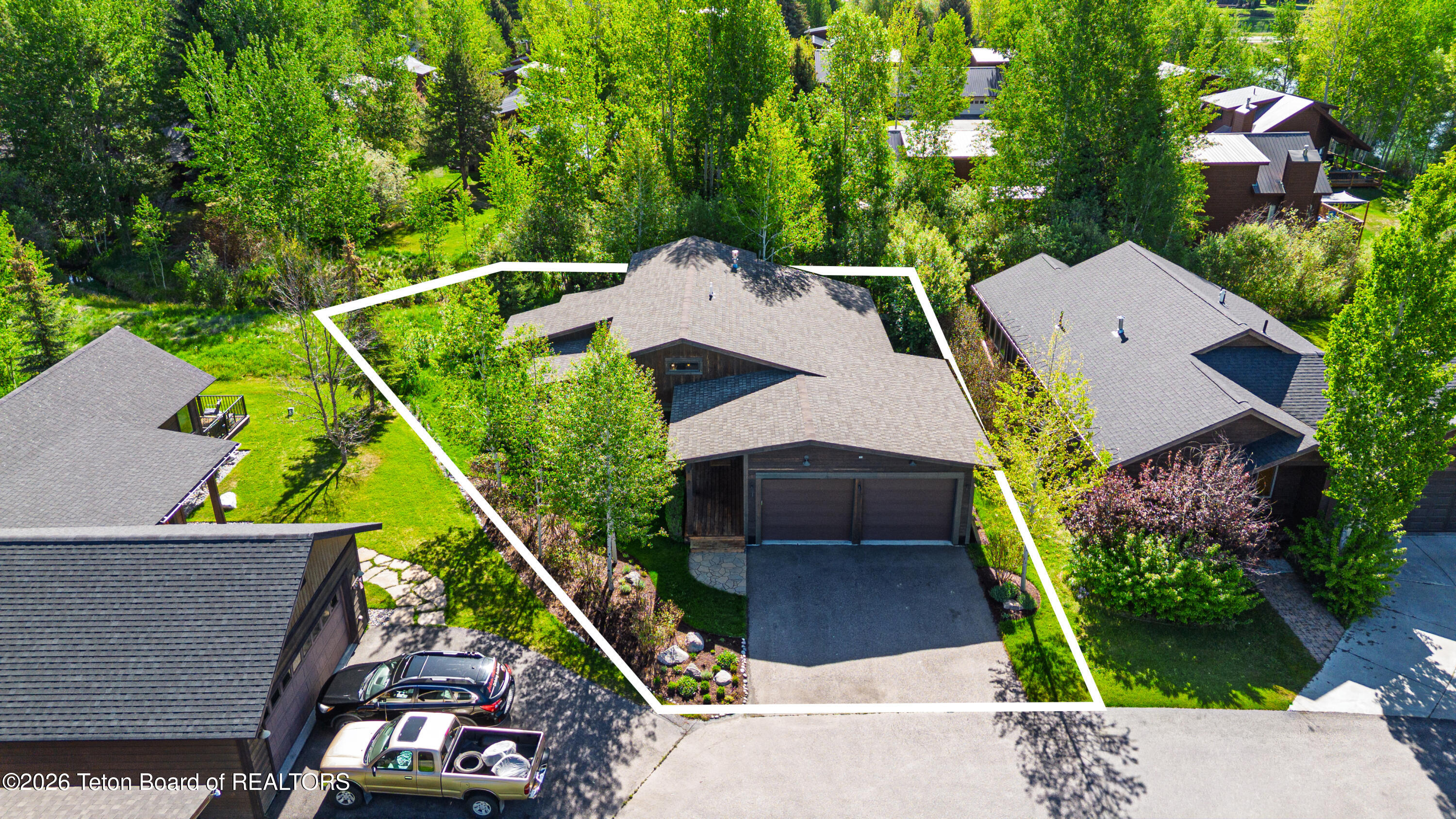 3230 West King Eider Road Jackson, WY 83001 - Photo 5 of 24 Drone_3230KingEider_JGPhoto-19
