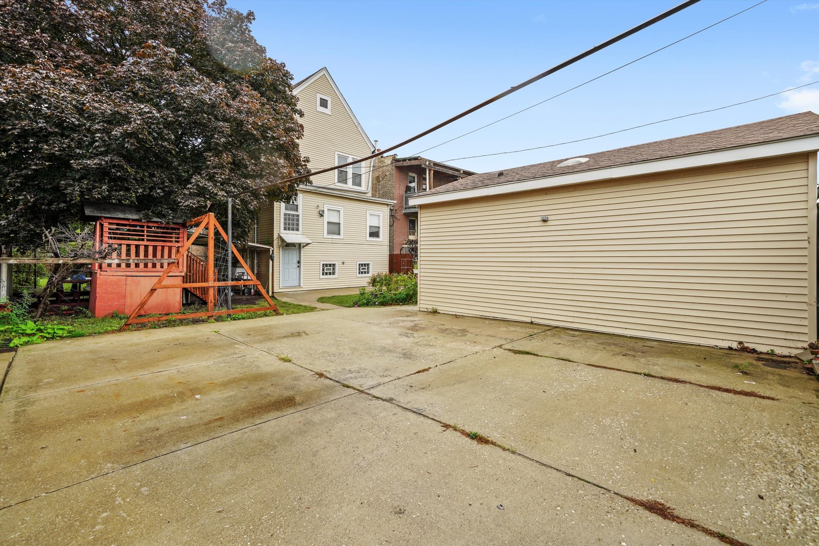 1450 North Springfield Avenue Chicago, IL 60651 - Photo 35 of 46 a view of a garage