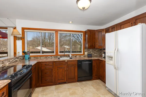 $350,000 | 810 West South Street, Greenville, MI 48838
