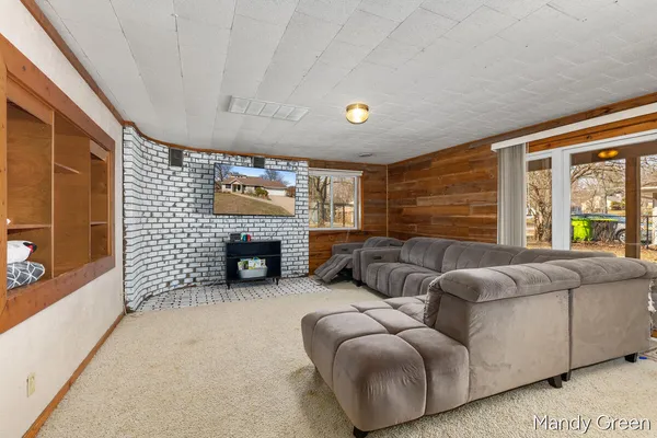 $350,000 | 810 West South Street, Greenville, MI 48838