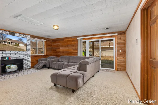 $350,000 | 810 West South Street, Greenville, MI 48838