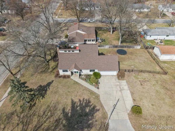 $350,000 | 810 West South Street, Greenville, MI 48838