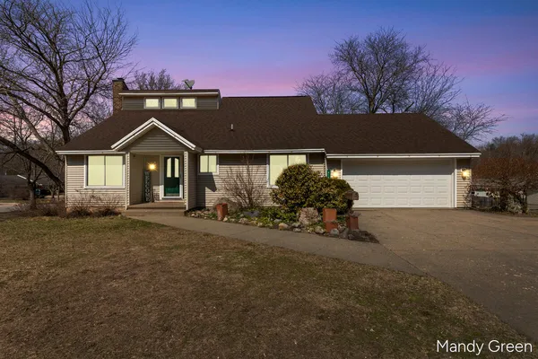$350,000 | 810 West South Street, Greenville, MI 48838