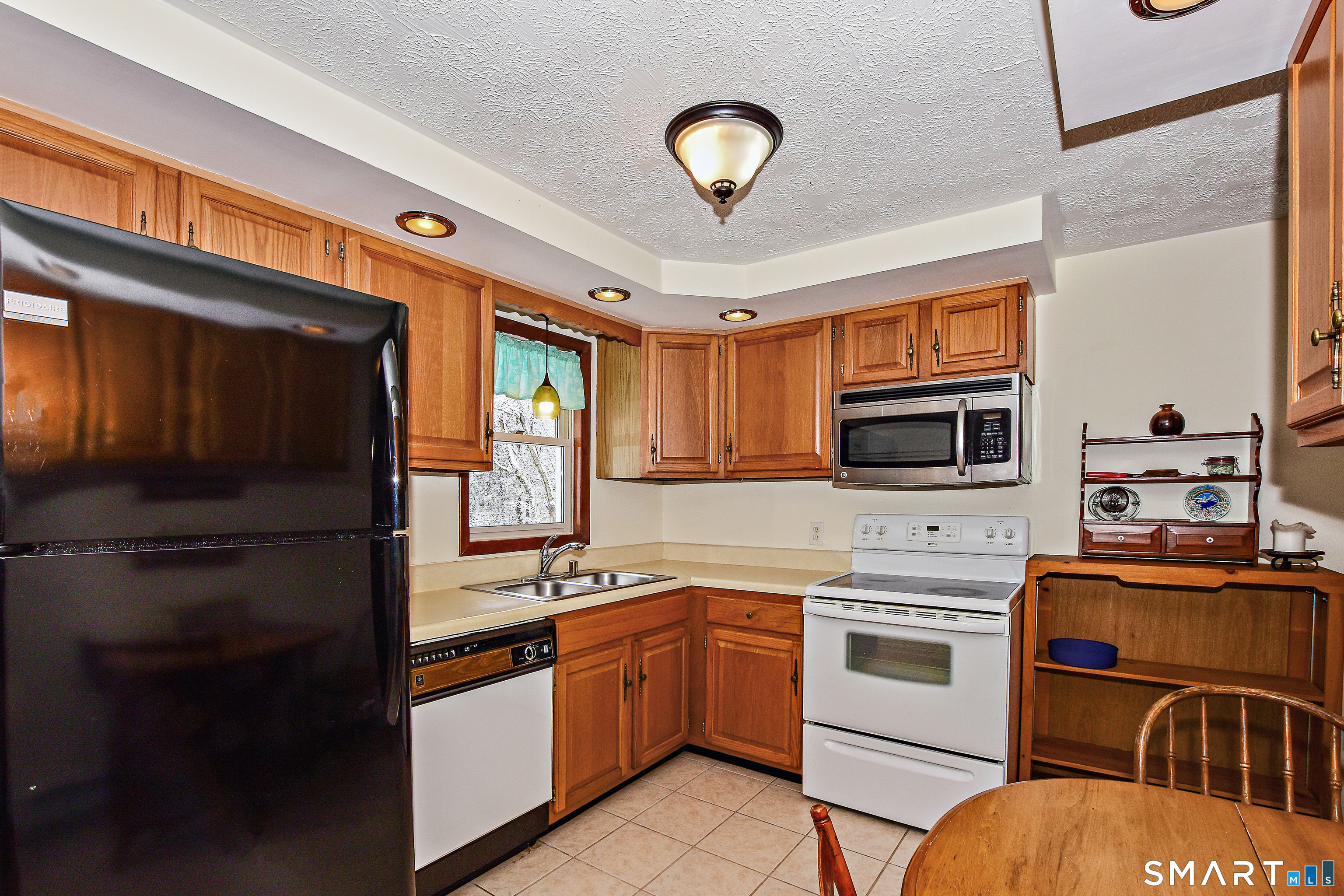 275 Moosup Pond Road Moosup, CT 06354 - Photo 3 of 29