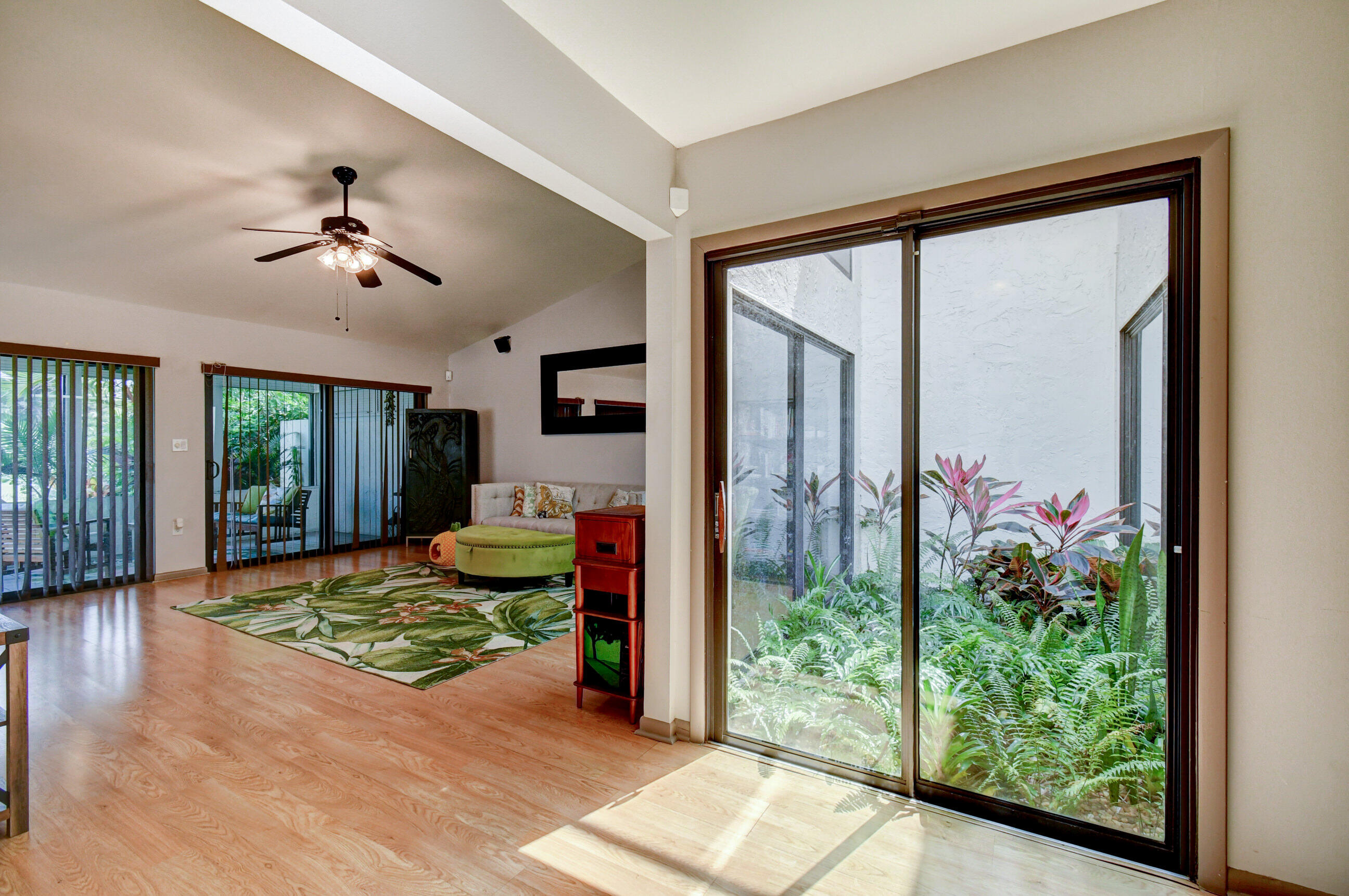533 Southwest 29th Avenue Delray Beach, FL 33445 - Photo 26 of 32 Atrium