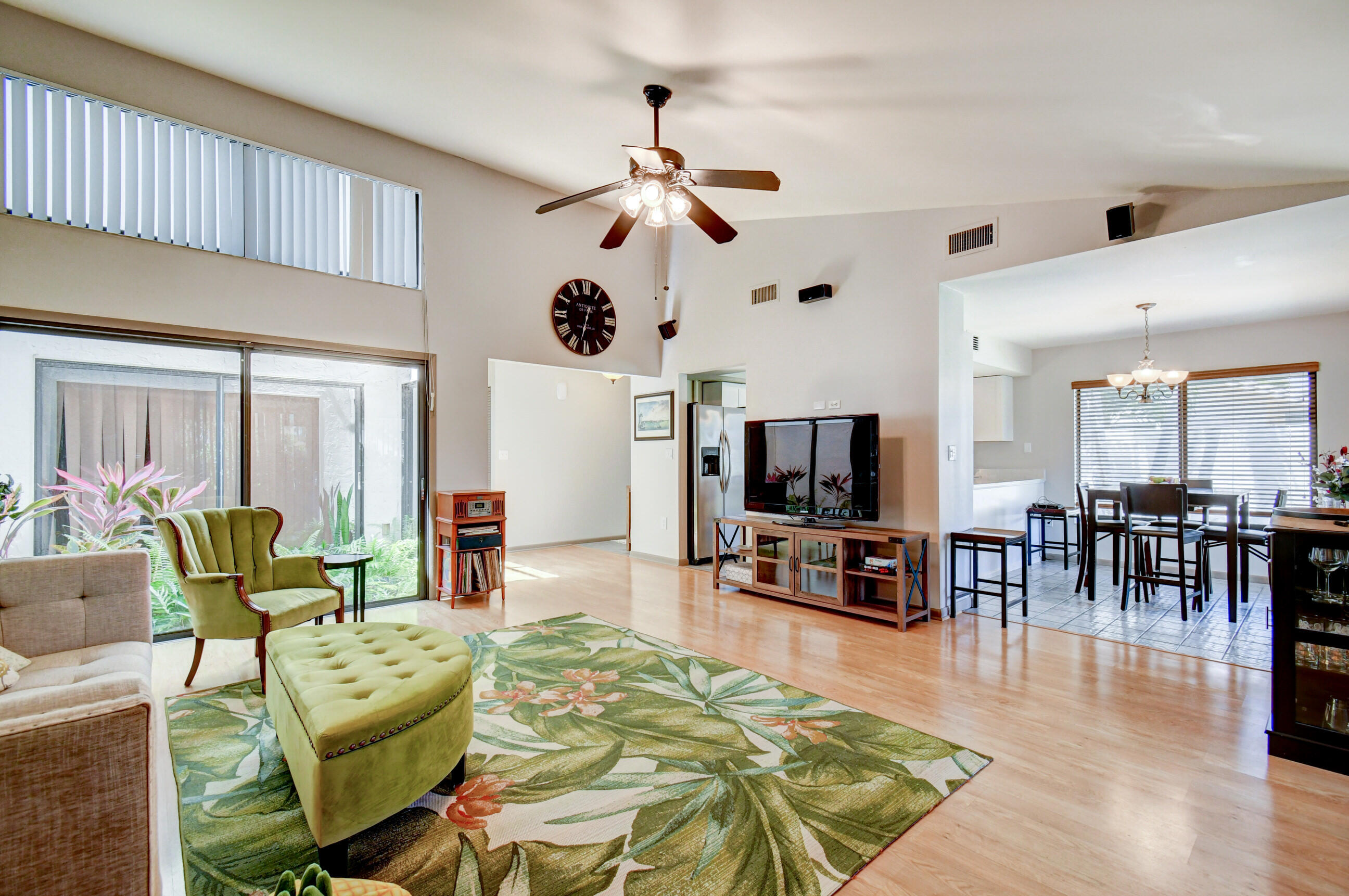 533 Southwest 29th Avenue Delray Beach, FL 33445 - Photo 6 of 32 Living Room/Dining Room