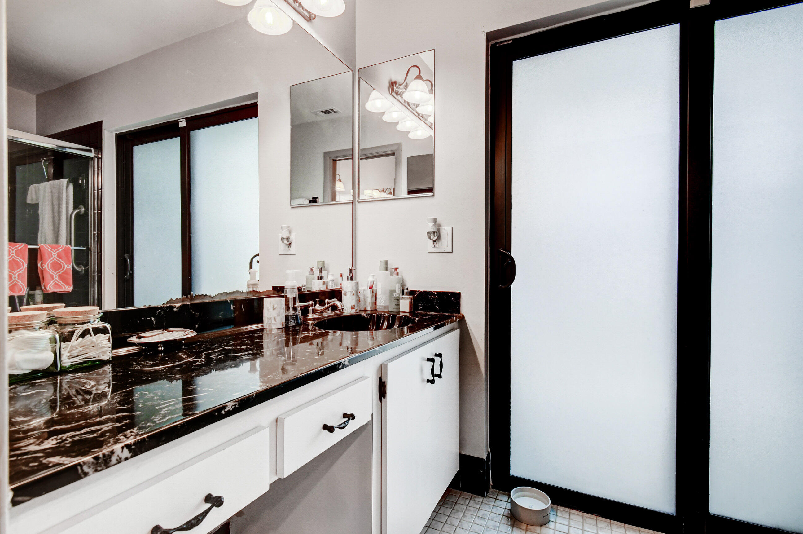 533 Southwest 29th Avenue Delray Beach, FL 33445 - Photo 10 of 32 Master Bathroom